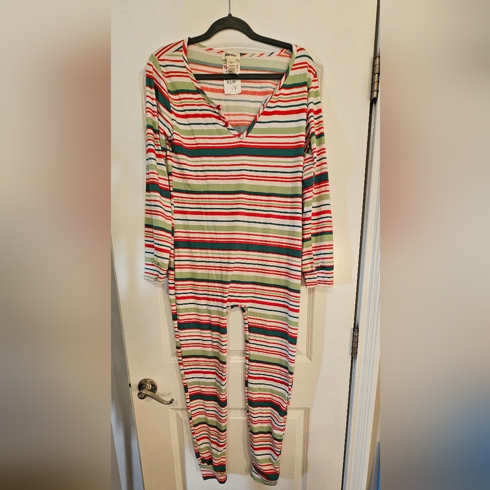 NWT 1 piece pajama fleece lined size Large